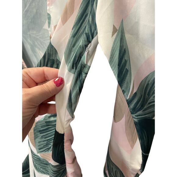 Missguided sexy mini dress with plunging neckline and palm print size 2 - Picture 4 of 6